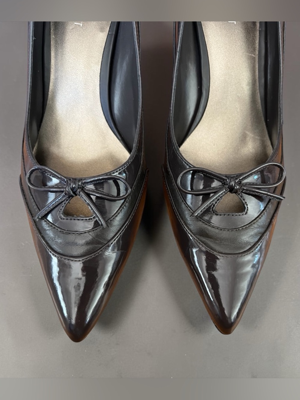 Nine West Patent Leather Kitten Heel Pumps Gray/Black Pointed Toe Bow Size 9.5M